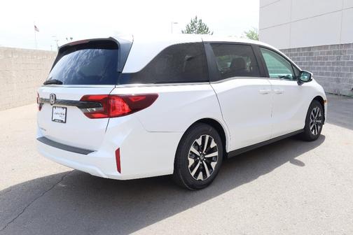 Platinum White Pearl 2026 Honda Odyssey EX-L