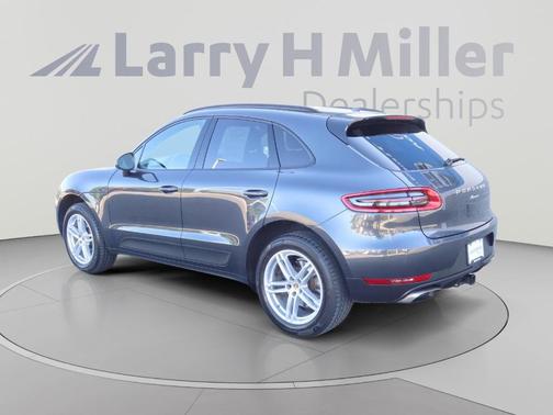 Volcano Grey Metallic 2018 Porsche Macan Base
