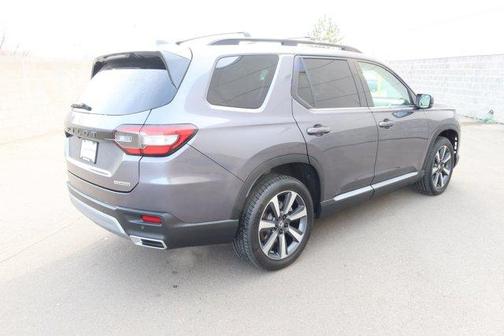 Gray Pearl 2024 Honda Pilot Touring