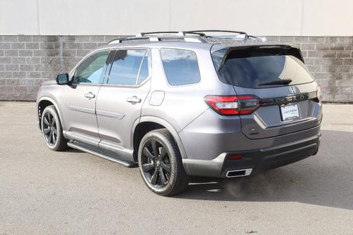 Modern Steel Metallic 2025 Honda Pilot Black Edition