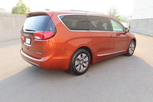 2018 Chrysler Pacifica Hybrid Limited