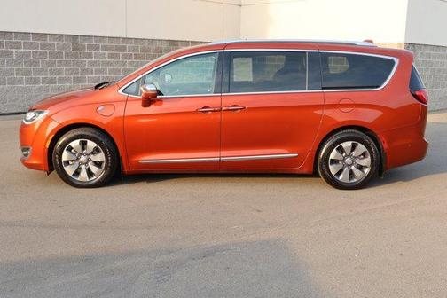 2018 Chrysler Pacifica Hybrid Limited