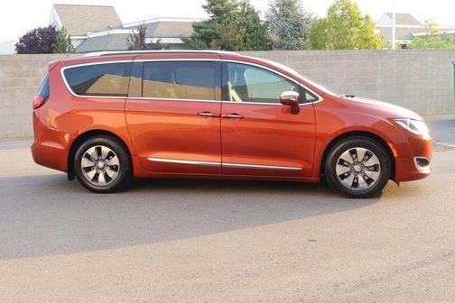 2018 Chrysler Pacifica Hybrid Limited