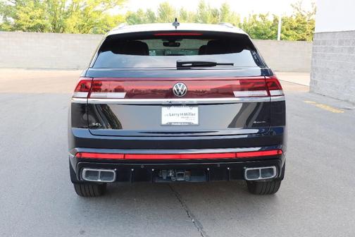 2024 Volkswagen Atlas Cross Sport 2.0T SEL R-Line