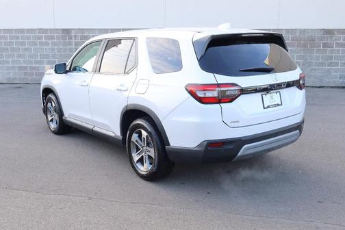 2023 Honda Pilot EX-L 8-Passenger