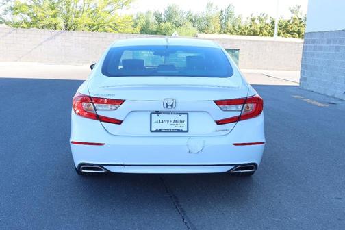 Platinum White Pearl 2018 Honda Accord Sport
