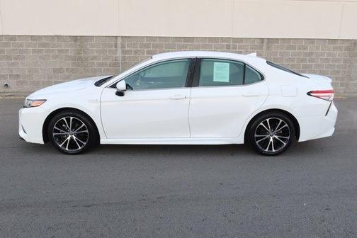 2020 Toyota Camry Hybrid SE