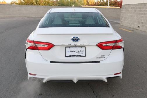 2020 Toyota Camry Hybrid SE