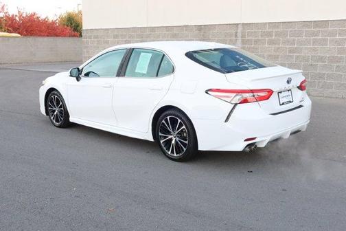 2020 Toyota Camry Hybrid SE
