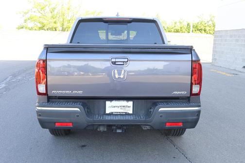 Modern Steel Metallic 2018 Honda Ridgeline RTL-E