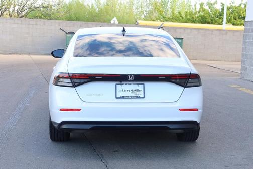 Platinum White Pearl 2025 Honda Accord SE