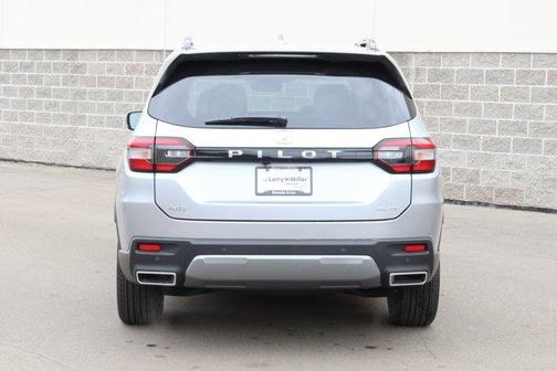 Solar Silver Metallic 2026 Honda Pilot Elite