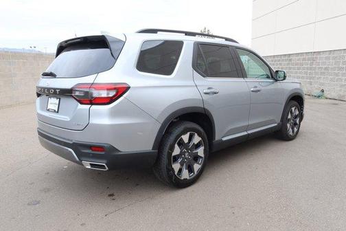 Solar Silver Metallic 2026 Honda Pilot Elite