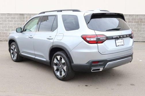 Solar Silver Metallic 2026 Honda Pilot Elite