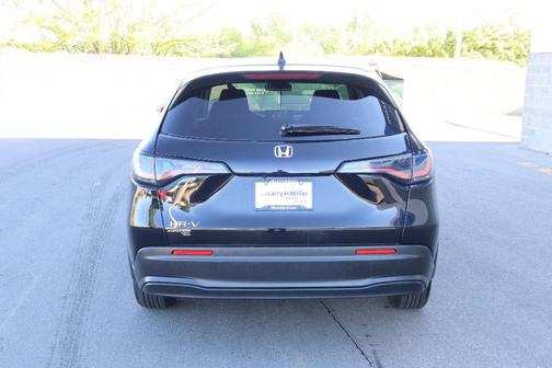Crystal Black Pearl 2023 Honda HR-V LX