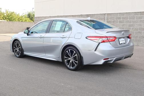 Celestial Silver Metallic 2020 Toyota Camry SE