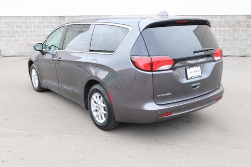 Granite Crystal Clearcoat Metallic 2020 Chrysler Voyager LX