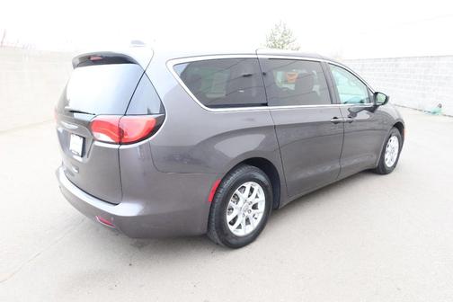 Granite Crystal Clearcoat Metallic 2020 Chrysler Voyager LX