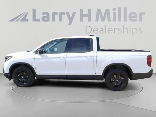 Platinum White Pearl 2026 Honda Ridgeline Black Edition Two-Tone