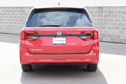 Radiant Red Metallic II 2026 Honda Odyssey EX-L