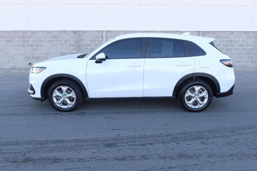 Platinum White Pearl 2023 Honda HR-V LX