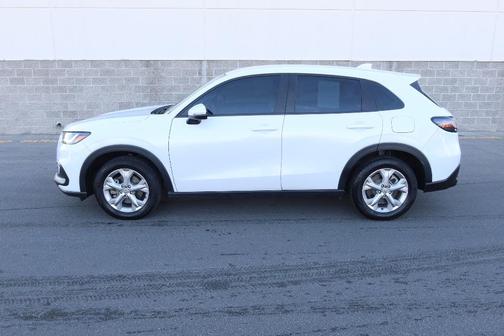 Platinum White Pearl 2023 Honda HR-V LX