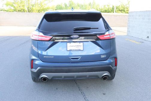 Blue Metallic 2019 Ford Edge SEL
