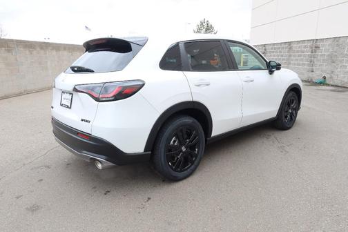 Platinum White Pearl 2026 Honda HR-V Sport