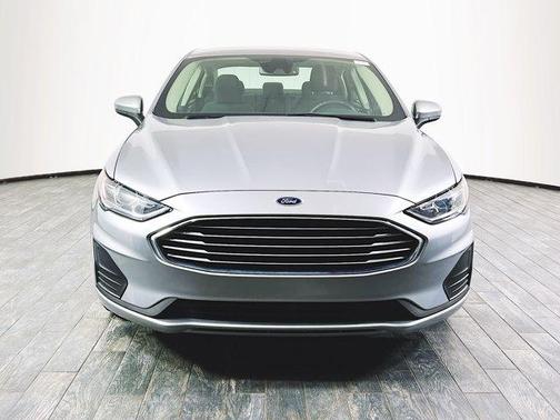 Photo 3 of 37 of 2020 Ford Fusion SE