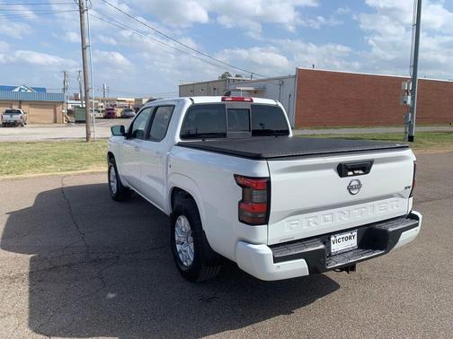 2022 Nissan Frontier SV