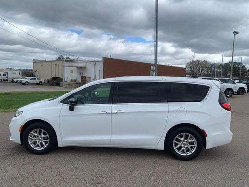 2025 Chrysler Pacifica L