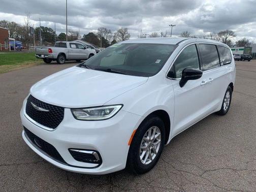 2025 Chrysler Pacifica L