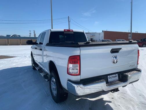2022 RAM 2500 Tradesman Crew Cab 4x4 6'4' Box