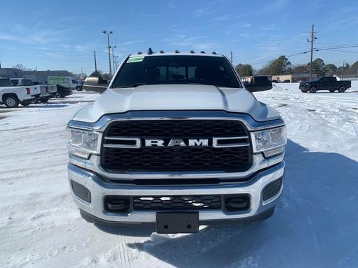 2022 RAM 2500 Tradesman Crew Cab 4x4 6'4' Box