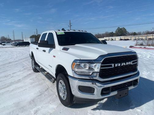 2022 RAM 2500 Tradesman Crew Cab 4x4 6'4' Box