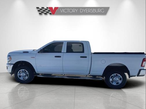 2022 RAM 2500 Tradesman Crew Cab 4x4 6'4' Box