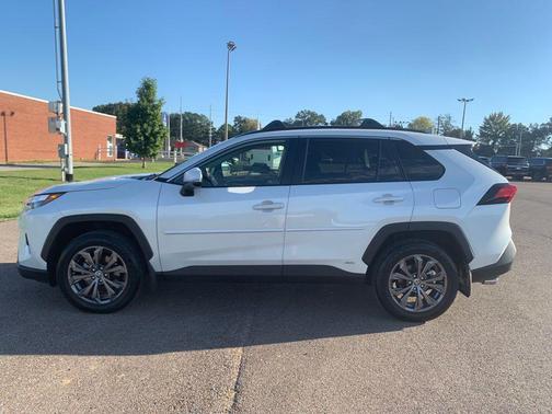 2025 Toyota RAV4 Hybrid XLE Premium