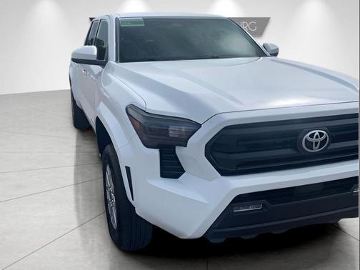 Ice 2025 Toyota Tacoma SR5