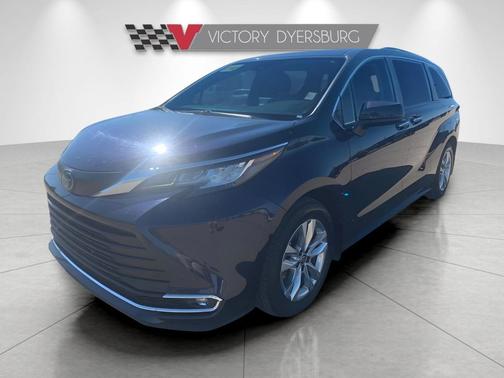 2023 Toyota Sienna XLE
