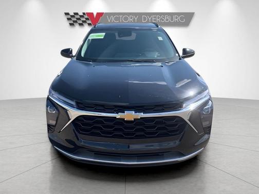 Black Metallic 2025 Chevrolet Trax LT
