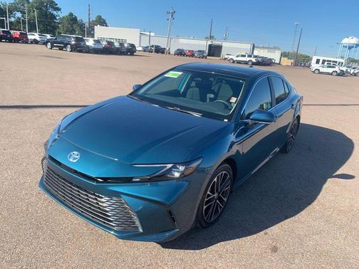 2025 Toyota Camry XLE