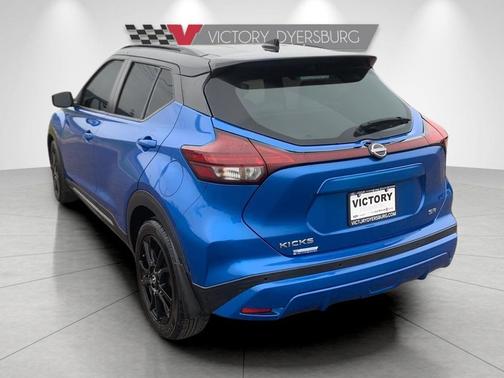 2022 Nissan Kicks SR