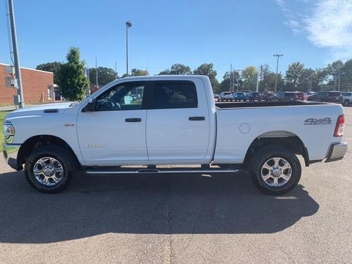 2022 RAM 2500 Big Horn Crew Cab 4x4 6'4' Box