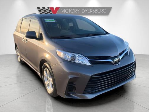 2020 Toyota Sienna LE