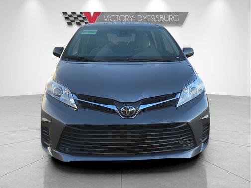 2020 Toyota Sienna LE