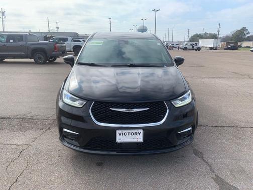 2025 Chrysler Pacifica L