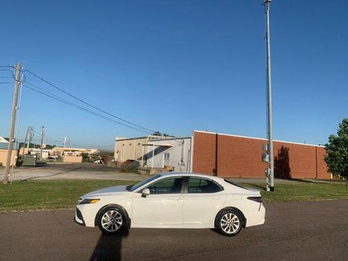Ice Cap 2024 Toyota Camry SE