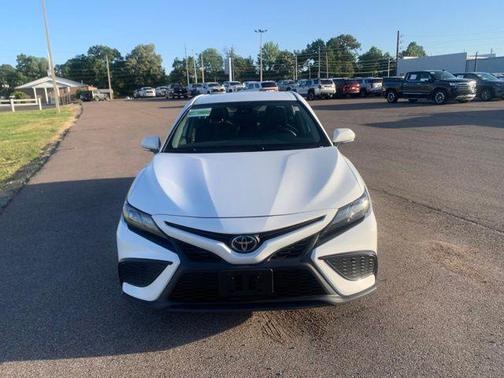 Ice Cap 2024 Toyota Camry SE