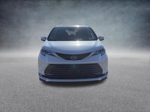 2023 Toyota Sienna Platinum 7 Passenger