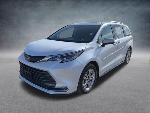 2023 Toyota Sienna Platinum 7 Passenger